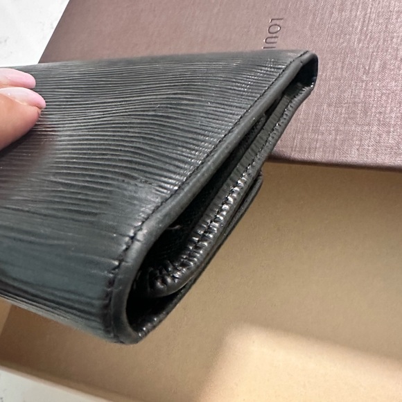 🍁Louis Vuitton vintage wallet epi leather good condition authentic - Picture 9 of 16
